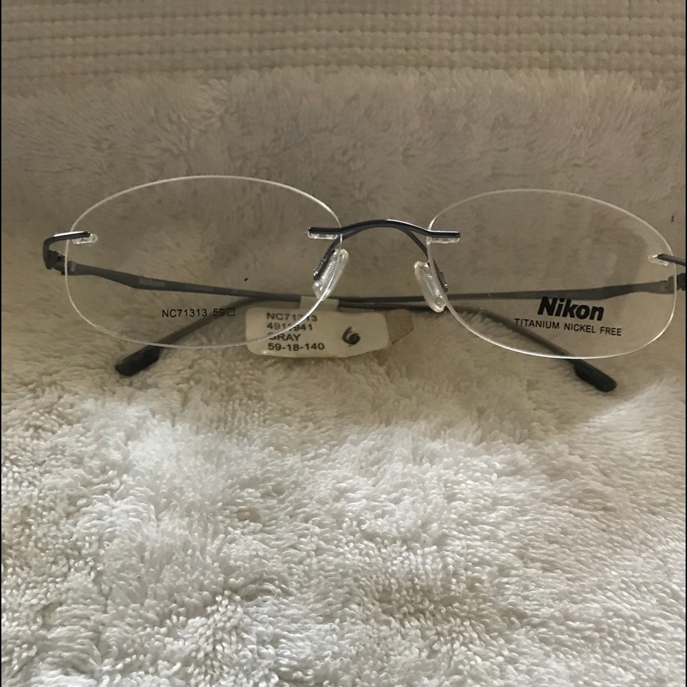 New with tag NIKON Unisex Titanium  Sunglasses
